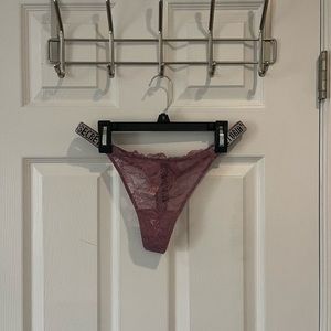 NWT vs shine strap thong